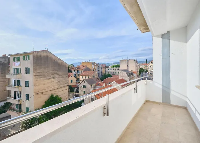 Lav Von Litto By Interhome Спліт